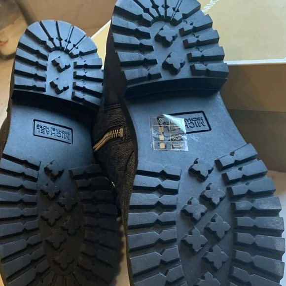 Michael Kors Alistair Botties NWT size 8 1/2 Great statement boot - Picture 6 of 11